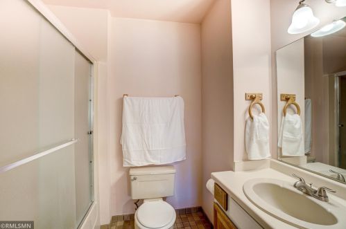 3282 Camelot Dr, Saint Paul MN  55125-2754 exterior