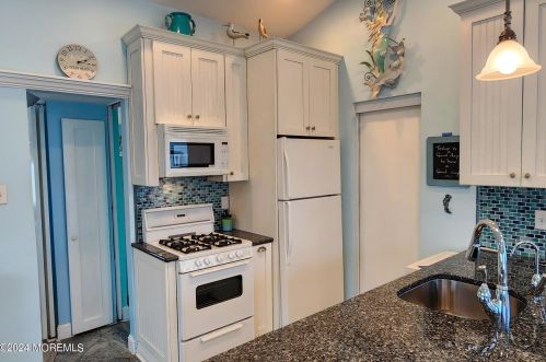 31 Crane Way, Lavallette NJ 08735-1306 exterior