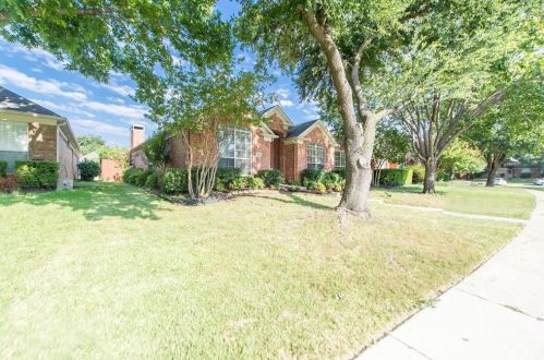 334 Touchdown Dr, Irving TX  75063-5340 exterior