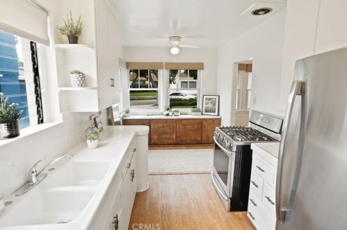 1250 Spazier Ave, Glendale CA  91201-1322 exterior