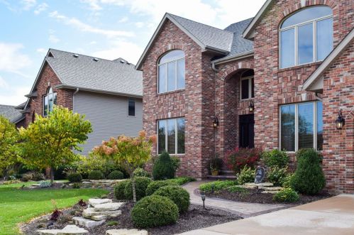 750 Fairway Ln, Sycamore IL  60178 exterior