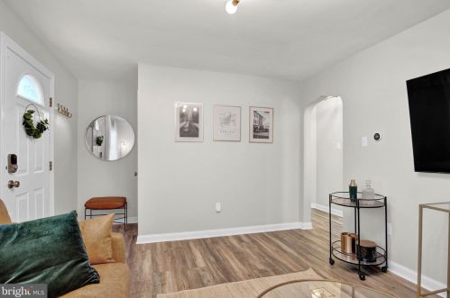 111 Fairview Dr, Carlisle PA  17013-8474 exterior