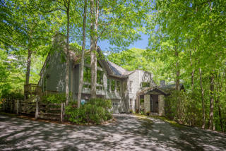 102 Woodlands Dr, Linville, NC 28646-8208