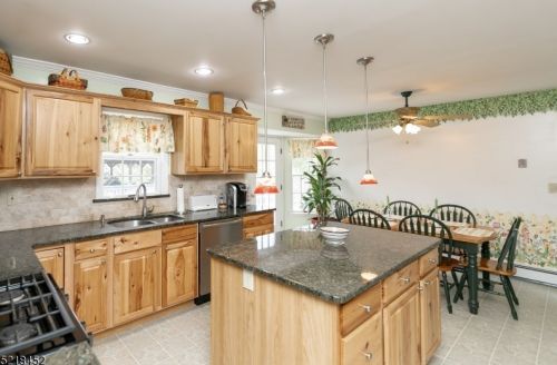 47 Alphano Rd, Great Meadows, NJ 07838-2502
