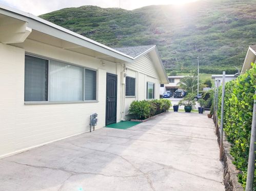 543 Pepeekeo Pl, Honolulu HI  96825-1121 exterior