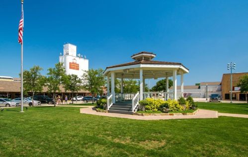 1544 Jackson St, Carrollton TX 75006-6255 exterior