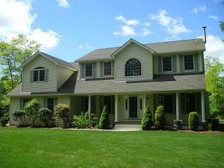 3 Aster Ln, Scituate, RI 02831-1553