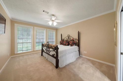 28 Wedgewood Blvd, Conroe TX  77304-1349 exterior