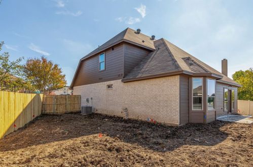 7877 Waxwing Cir, Fort Worth TX  76137-1089 exterior