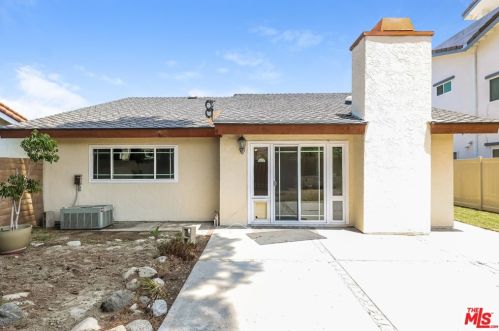 12 Whitney, Irvine CA  92620-3386 exterior