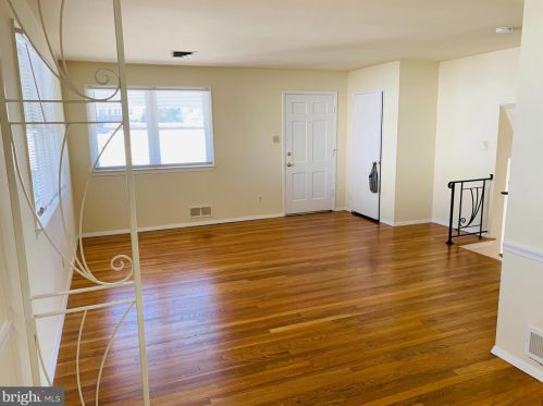 11100 Lund Pl, Kensington, MD 20895-1623