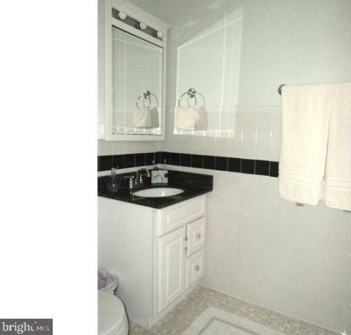 12 Catbird Ct, Trenton NJ 08648-2045 exterior