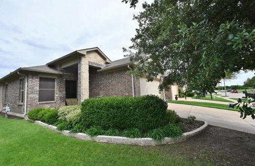 5036 Britton Ridge Ln, Fort Worth TX  76179-4293 exterior