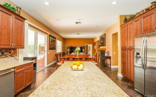 11440 Arizona Ave, Riverside CA  92503-8811 exterior