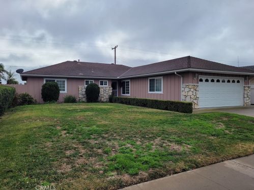 11426 Delphinium Ave, Santa Ana, CA 92708-1713