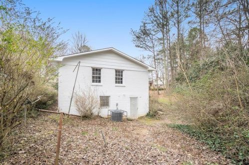 830 Magna Carta Dr, Atlanta GA  30318-6060 exterior