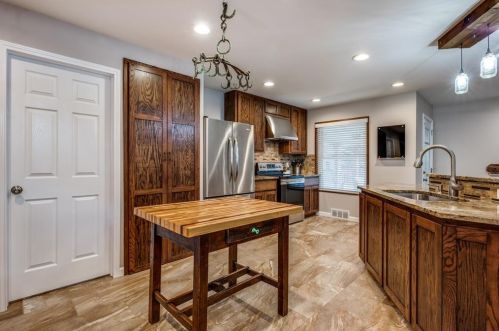 1318 Swallow Ln, Garland TX 75042-8035 exterior