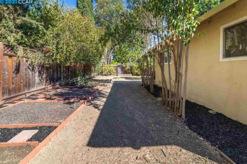 866 San Simeon Ct, Concord CA  94518-2316 exterior