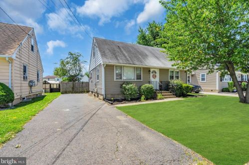 31 Linton Ave, Trenton, NJ 08619-2823