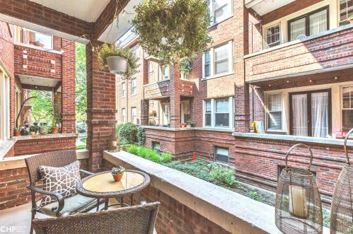960 Cuyler Ave, Chicago, IL 60613-3291