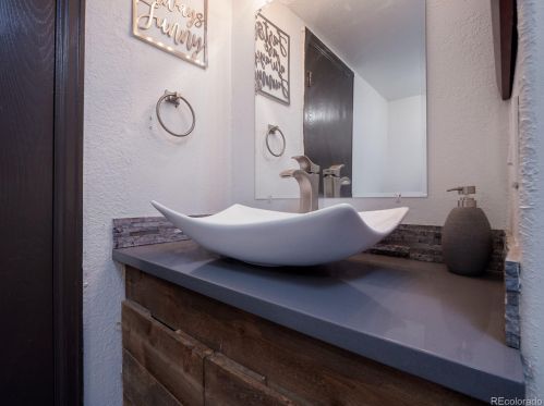 16316 Alabama Dr, Aurora CO 80017-4158 exterior