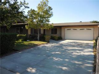 9690 Cypress Ave, Fontana, CA 92335-5613