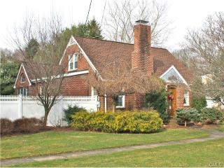 2729 Easton Tpke, Fairfield, CT 06825-1007
