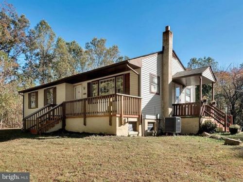 9215 Lake Daniel Rd, Marshall, VA 20115-2907