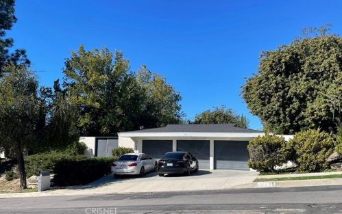 4221 Grimes Pl, Van Nuys, CA 91316-4359