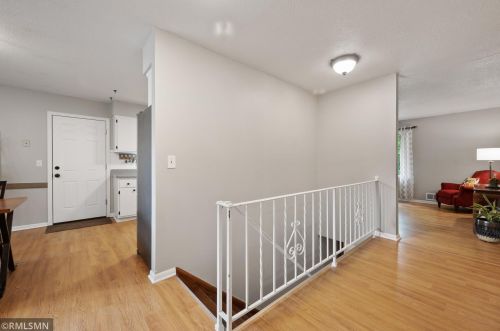 875 Colleen Ave, Saint Paul MN  55126-6401 exterior