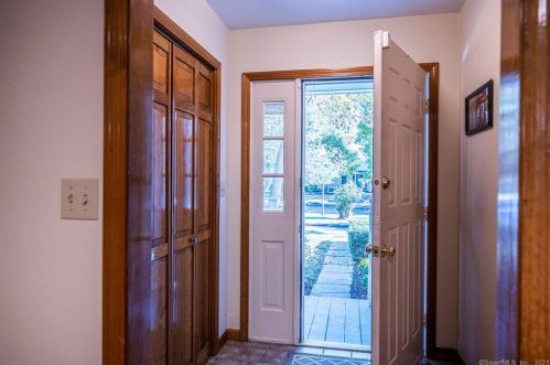 7 Audubon Close, Milford, CT 06461-2459