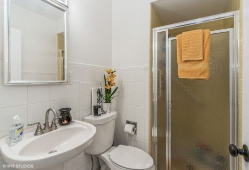 8212 Lyons St, Niles IL  60714-1336 exterior