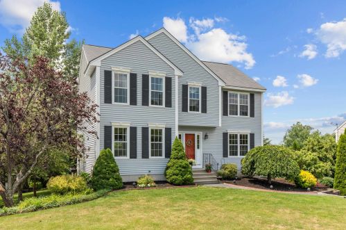 9 Meetinghouse Dr, Londonderry, NH 03053-2814