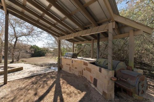 9915 Derecho Dr, Austin TX  78737-1027 exterior