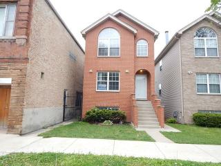 4346 Walton St, Chicago, IL 60651-3458
