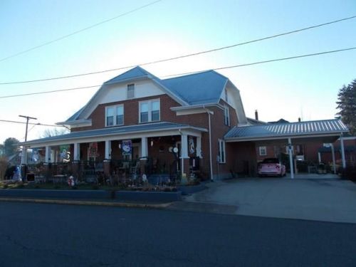 300 Calhoun St, Meadowcreek, VA 24333-3808