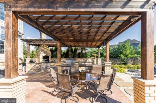 305 Harrisonville Rd, Harrison Township, NJ 08062-2827
