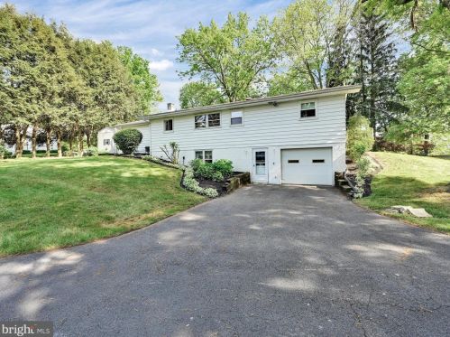 134 Scenic View Dr, Ephrata PA  17522-9570 exterior