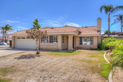 9214 Middlefield Dr, Riverside CA  92508-6261 exterior