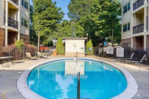 2250 Cheshire Bridge Rd, Atlanta GA  30324-4257 exterior
