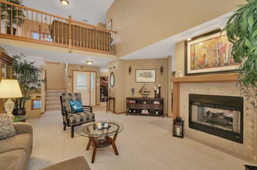 19253 Manchester Dr, Mokena, IL 60448-7747