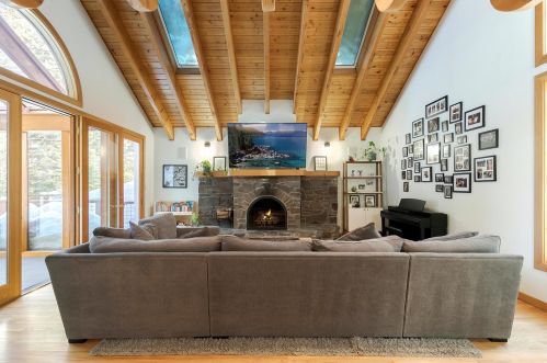 13102 Hansel Ave, Truckee CA  96161-6234 exterior