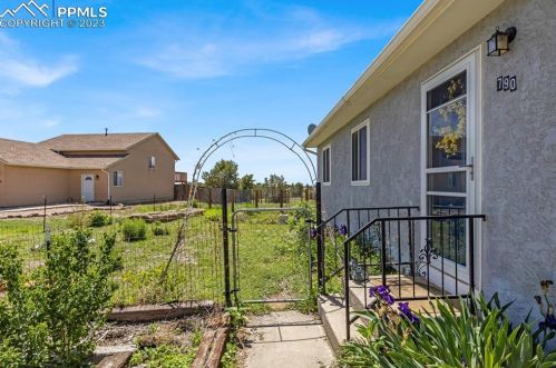 790 9th St, Penrose, CO 81240-9553