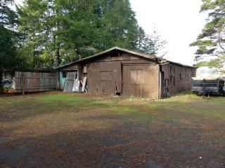 1865 35th St, Florence OR  97439 exterior