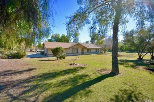26690 Spring St, Perris, CA 92570-9618