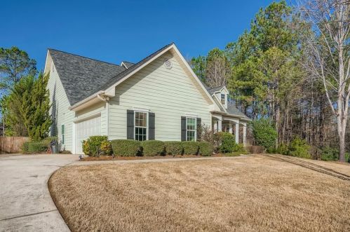 175 Rose Creek Dr, Porterdale, GA 30014-7480