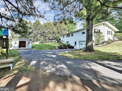 134 Scenic View Dr, Ephrata PA  17522-9570 exterior