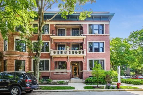 5557 Blackstone Ave, Chicago, IL 60637-1833