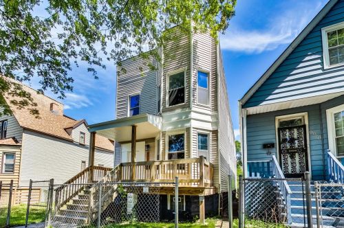 8011 Muskegon Ave, Chicago, IL 60617-1432