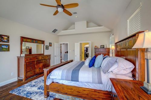 1408 Flowers Dr, Carrollton TX 75007-1470 exterior